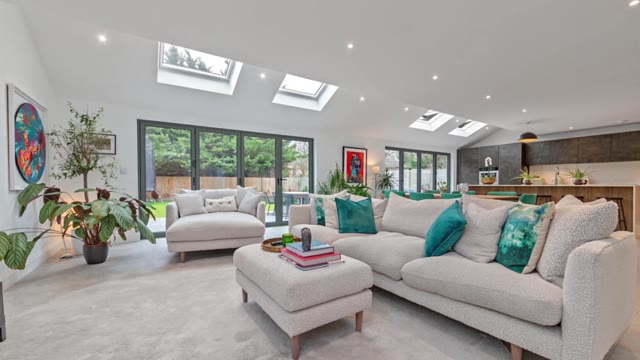 Sitting room listing photo
